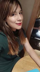 Don't say “estoy caliente” to say you're hot in Spanish! Read below for 2  ways to communicate you're feeling hot and follow Spanish con Eli for more  practical Spanish tips!