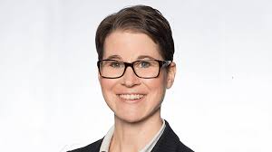 Betty Larson's Instagram, Twitter & Facebook