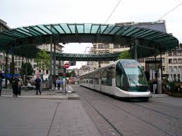 Inauguré en 1998, le musée d'art moderne et contemporain s'élève au bord de l'ill au cur du quartier historique de strasbourg. Strasbourg Tramway Wikipedia