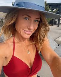 Pool day in March? Yes please 🤙🏼