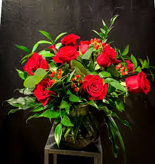Conveniently located in the watson glen shopping center, you can visit us to shop a range of home decor items, including wall decor, rugs, bedding and kitchenware. Darling Dozens In Franklin Tn Garden Delights Fine Florist