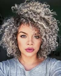 20 Short curly hair do's ideas
