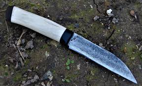 Saex Lame De 12 2 Cm Forgee En Damas Vague Garde Et Pommeau En Corne De Buffle Noir Manche En Os Stabilise Disponible Knife Best Pocket Knife Camp Knife