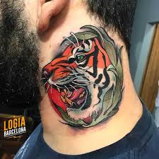 Ideas de tatuajes en el cuello + tatuajes en el cuello de flores ya sabéis que pensamos que los tatuajes de flores son un acierto seguro. Tatuajes En El Cuello Ejemplos Famosos Tatuajes Logia Barcelona
