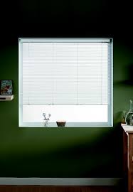 Le store vénitien bois crée une atmosphère reposante et décore magnifiquement votre intérieur. Store Venitien Aluminium Blanc San Francisco L 140 X H 175 Cm Leroy Merlin