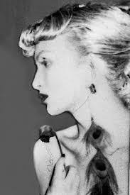 Amber Pearl's Instagram, Twitter & Facebook