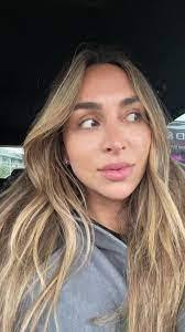 Danielle Grill's Instagram, Twitter & Facebook