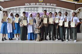 Puan hajah roaini binti jaafar alamat : Program Pelancaran Guru Smk Seri Bintang Selatan Skk Facebook