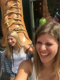 Christina Findlay (@ChristinamariaZ)