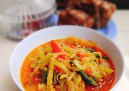 Masukkan satan, garam, dan gula merah, masak hingga matang. Resep Sambel Goreng Labu Siam Krecek Yang Lezat