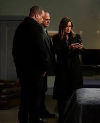 Season 22 episodes episode 1 : Law Order Svu Season 22 Episode 13 Review Trick Rolled At The Moulin Tv Fanatic