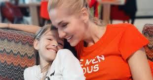 List of all dara rolins gigs, tickets and tour dates for 2021 and 2022. Dara Rolins Showed Her Daughter That You Think You Are Sighted