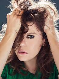 Bárbara Paz lembra acidente que deixou 434 pontos em seu rosto