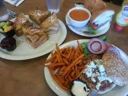 Phoenix, e cactus road, nalezeno: Lunch At Chompie S Picture Of Chompie S Phoenix Tripadvisor