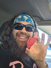 Suzanne Goins's Instagram, Twitter & Facebook