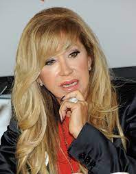 Zusammen mit ihren eltern carmen und robert geiss und ihrer schwester shania wurde. Carmen Geiss Uber Ihre Eltern Traurig Offenbart Carmen Uns Hier Ihr Innenleben News De