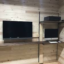 テレビを壁掛けにしたので テレビボードではなく ガチャ棚を製作しました 今後物が増えても拡張できるので オススメです ガチャ棚 棚 家