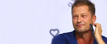 Til schweiger hat seit ein paar monaten eine neue freundin. Til Schweiger Wird Grossvater