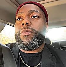 Andy Myles's Instagram, Twitter & Facebook