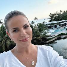 We have arrived, what a day! No naps for the boys but this place is pure  heaven! I can already feel myself melting in to island life! Thank you  🫠🌴🦞🐳 @intercontinentalhaymanisland