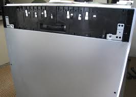 Permettant de laver jusqu'à 14 couverts, cet appareil aux performances innovantes garantit une vaisselle toujours impeccable. Fixation Porte Facade Bois Sur Lave Vaisselle Bosch Smv58l10eu Linternaute Com