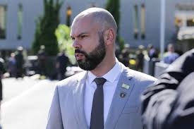 A coluna leo dias recebeu em primeira mão a informação de que o prefeito da cidade de são paulo, bruno covas, e a advogada tayane cachoeira dalazen estão juntos há algum tempo e passando a quarentena próximos. Prefeito Bruno Covas E Internado Em Hospital De Sao Paulo Jovem Pan