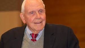 Former SEC commissioner Roy Kramer to...