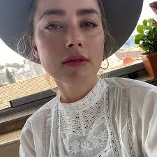 Amber Heard Responds After Facing Backlash For Going Braless In A Mosque