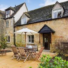 The top 10 rated holiday rentals in england. Large Cottages To Rent Large Holiday Cottages Sleeping Up To 20