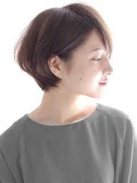 大人かっこいい 柔らかいショートレイヤー circus by beautrium 表参道 サーカスバイビュートリアム のヘアスタイル 美容院 美容室を予約するなら楽天ビューティ 滝川クリステル 髪型 髪型 ヘアスタイル