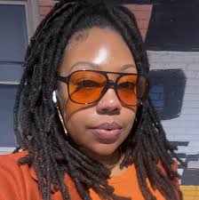 🎉 I earned the fan favorite badge this week, recognizing me for  consistently having meaningful conversations with my fans while sharing  unique, relatable content!