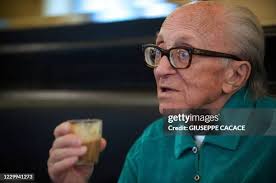 45 foto e immagini ad alta risoluzione di Dora Bergen