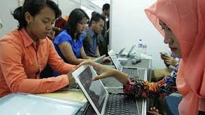 Untuk dasar penetapan umk jateng tahun 2019 masih mengacu pada pp pengupahan sebanyak kenaikan 8,03% , namun 2 kabupaten yang menggunakan dasar perhitungan khl yaitu kabupaten pati yang kenaikannya 9,91% dan kabupaten. Dinpora Jateng Buka Lowongan 50 Sarjana Program Pkkp Tribun Jateng