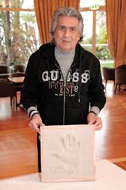 Toto cutugno — innamorati 03:56. Sanremo Toto Cutugno Dona Al Museo Del Festival Il Calco Della Sua Mano Ed Alcuni Cimeli Riviera24
