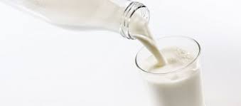 Biserka stojanovic/thinkstock by wie viel kuhmilch dürfen kinder im ersten lebensjahr zu sich nehmen? Durfen Sauglinge Im 1 Lebensjahr Kuhmilch Bekommen Gesund Ins Leben