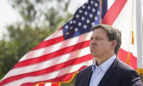 In federations, governor may be the title of a politician who governs a constituent state and may be either appointed or elected. Yfoxiu5mneisfm
