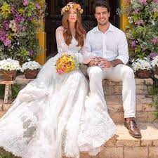 De acordo com a jornalista fábia oliveira, do jornal o dia, uma amiga próxima, que foi madrinha de seu casamento, está repassando tudo que acontece na casa e casamento da global para uma influencer fofoqueira. Marina Ruy Barbosa Revela Ter Se Casado Quatro Vezes Com Xandinho Negrao Emais Estadao
