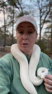 It’s been a minute since we did a free pop up. What better reason could  there be than to celebrate the new year with an 80 degree day in January!  Saturday from 11:30-1:30 we will be in our flowertown ...