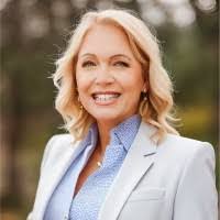 Wendy Helms's Instagram, Twitter & Facebook