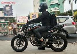 Prewedding dengan motor cb / foto prewed … перевести эту страницу. Dua Kepribadian Riding Position All New Honda Cb150r Streetfire Pas Buat Nyaman Dan Agresif Gridoto Com