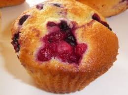 Il Me Restait Des Fruits Rouges Surgeles Et Il Y Avait Bien Longtemps Que Je N Recette Gateau Fruit Gateau Fruits Rouges Gateau Yaourt