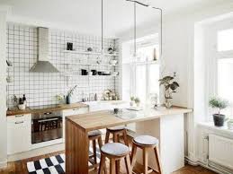 La altura de las barras de cocina va a determinar el tipo de asiento: Cocinas Pequenas Acogedoras Y Con Mucho Estilo