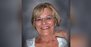 Carrie Liles's Instagram, Twitter & Facebook