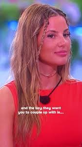 Iris Hyde's Instagram, Twitter & Facebook