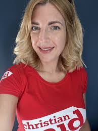 Katie Mathers's Instagram, Twitter & Facebook