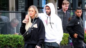 ب_ چه کسی گفته که واردات و سفر بد است؟ Ù…Ø§ Ø­Ù‚ÙŠÙ‚Ø© ØªØ¹Ø±Ø¶ Ø±ÙŠØ§Ø¶ Ù…Ø­Ø±Ø² ÙˆØµØ¯ÙŠÙ‚ØªÙ‡ Ù„Ø§Ø¹ØªØ¯Ø§Ø¡ Ø§Ù„Ù†Ø¬Ù… ÙŠØ±Ø¯