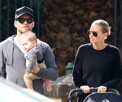 Una sedia a rotelle attenderà il passeggero per portarlo fino al portellone dell'aereo. Sam Worthington Un Passato Da Gipsy