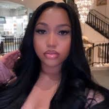 Lola Sellers's Instagram, Twitter & Facebook