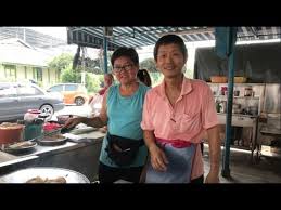 Click for more detailed chinese translation, definition, pronunciation and example sentences. Descargar Chinese Roti Canai At Sizzling Speed In Batu