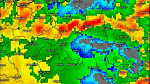 Hier warnt der dwd vor gewitter und starkregen der deutsche wetterdienst warnt am freitag bis in den abend vor heftigen unwettern. Wetter 4500 Blitzeinschlage Heftige Gewitter Und Starkregen Uber Der Schweiz